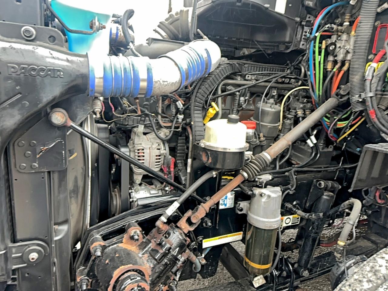 Peterbilt 579 Image 10