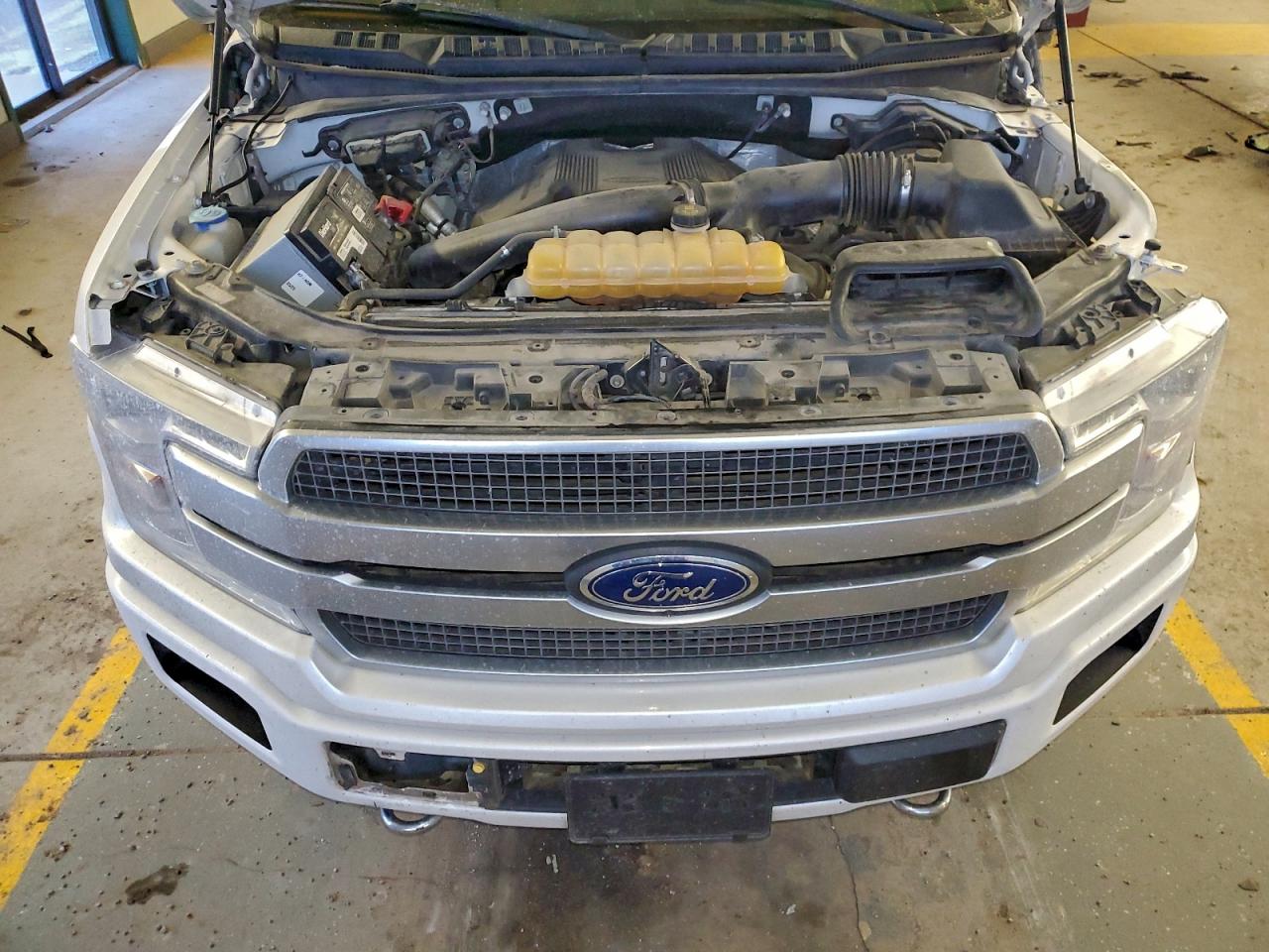 Ford F-150 Supercrew Image 6