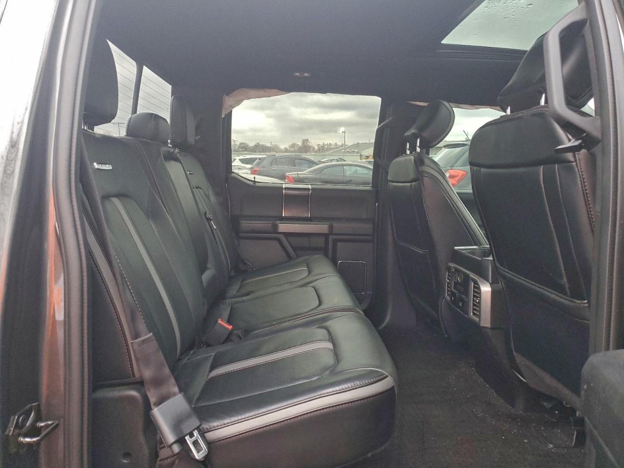 Ford F-150 Supercrew Image 12