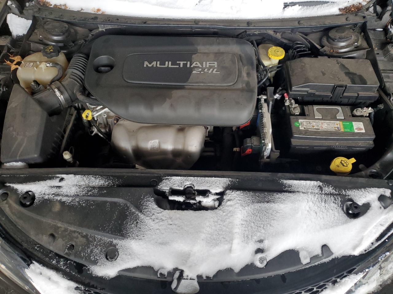 Chrysler 200 Limited Image 9