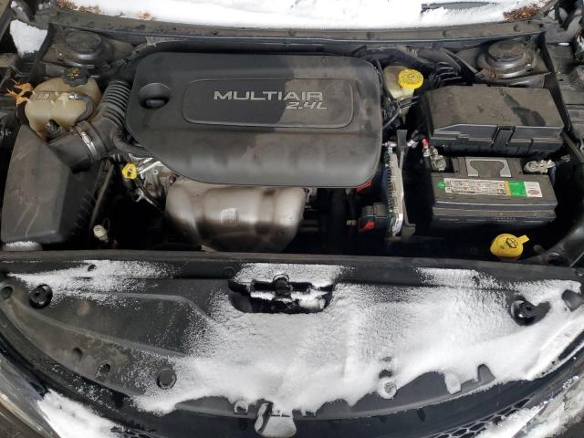 Chrysler 200 Limited Image 9