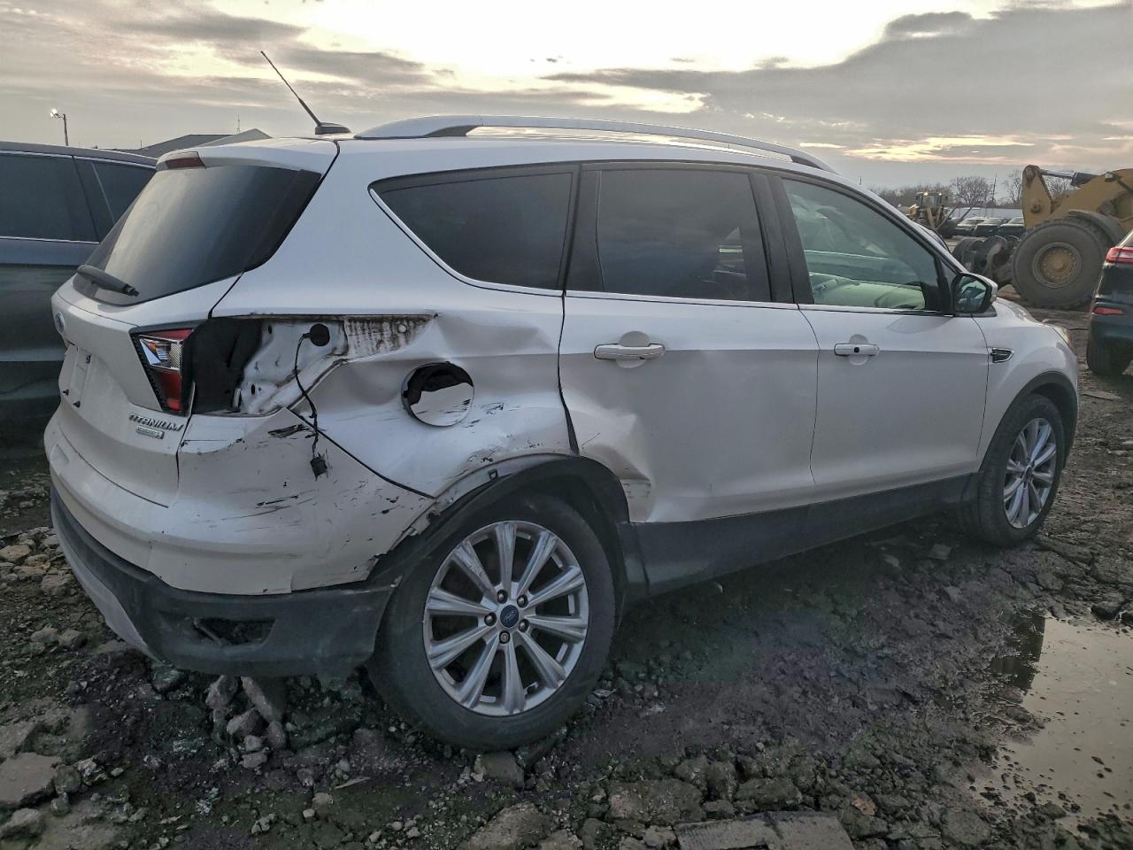 Ford Escape Titanium Image 4