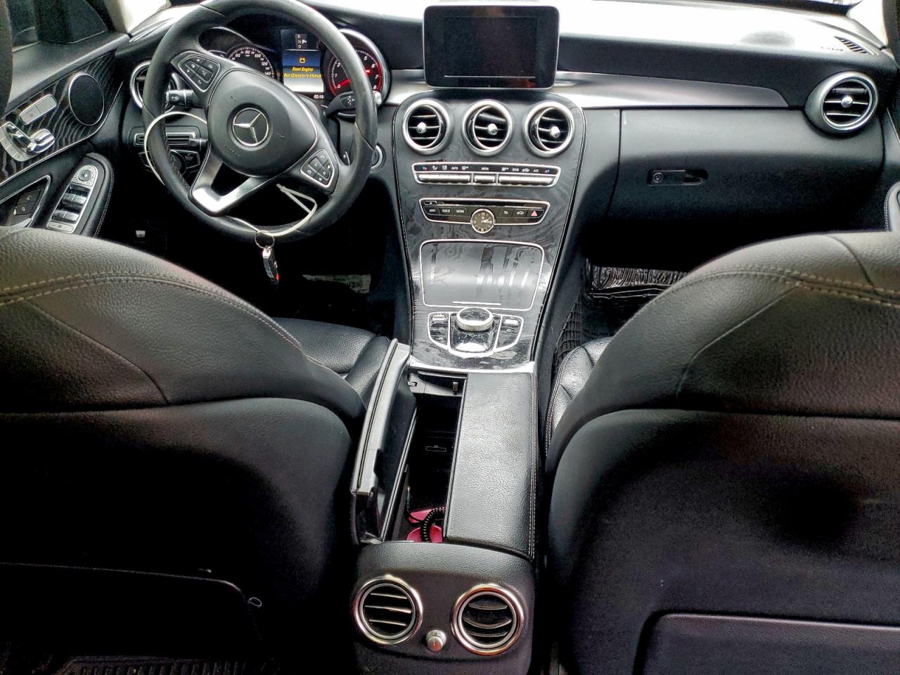 Mercedes-Benz C-Class 300 4matic Image 11