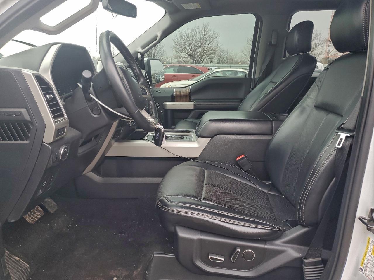 Ford F-150 Supercrew Image 12