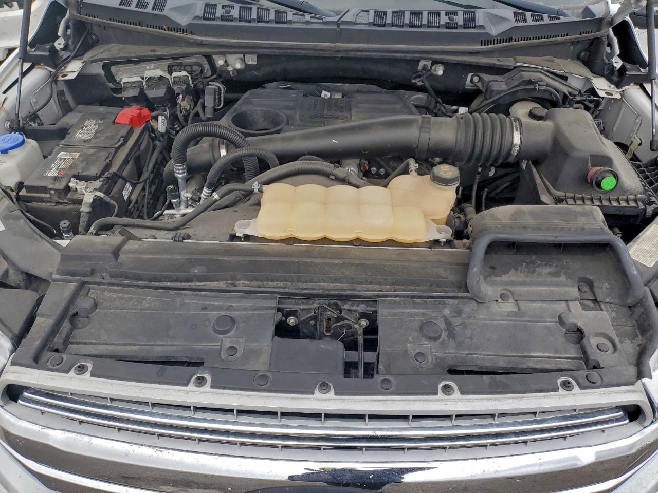 Ford F-150 Supercrew Image 7