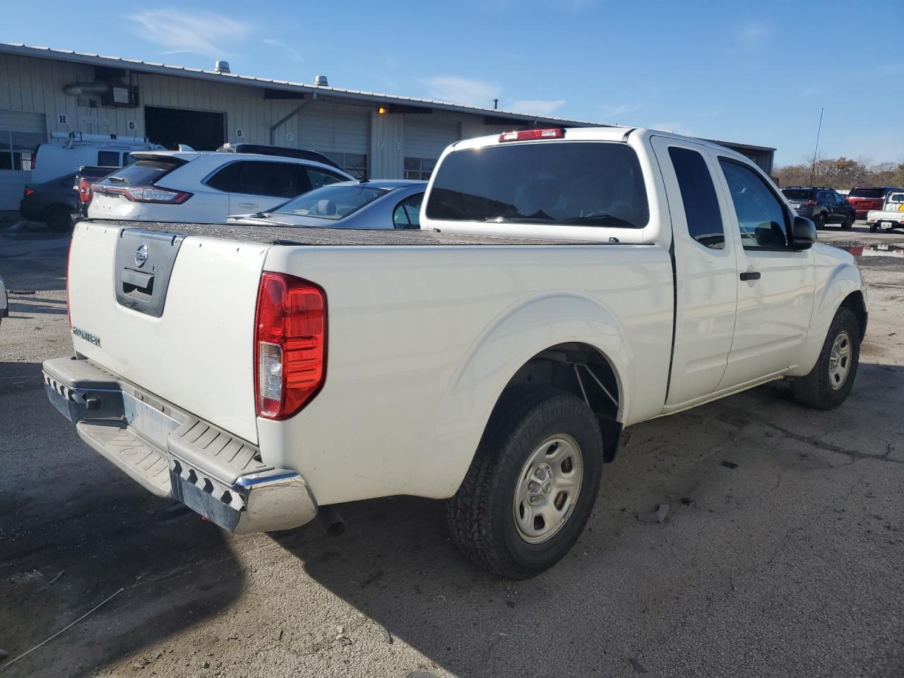 Nissan Frontier S Image 2