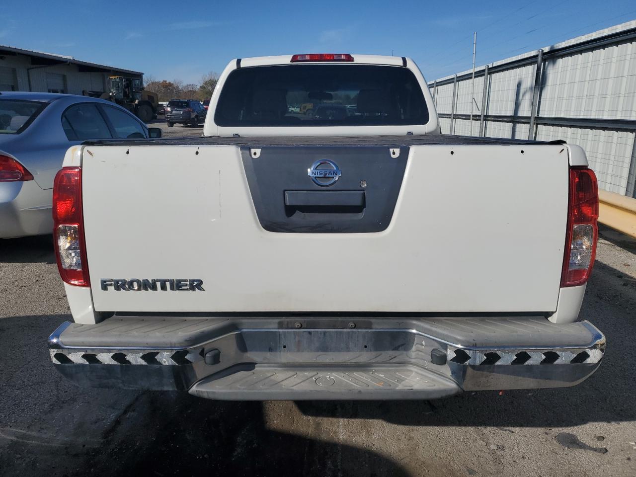 Nissan Frontier S Image 4