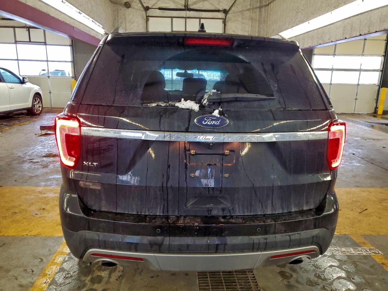 Ford Explorer Xlt Image 9