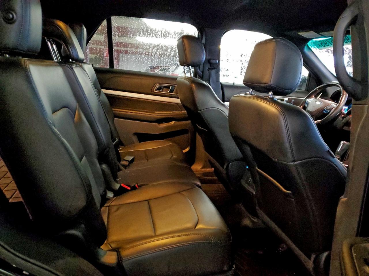 Ford Explorer Xlt Image 11