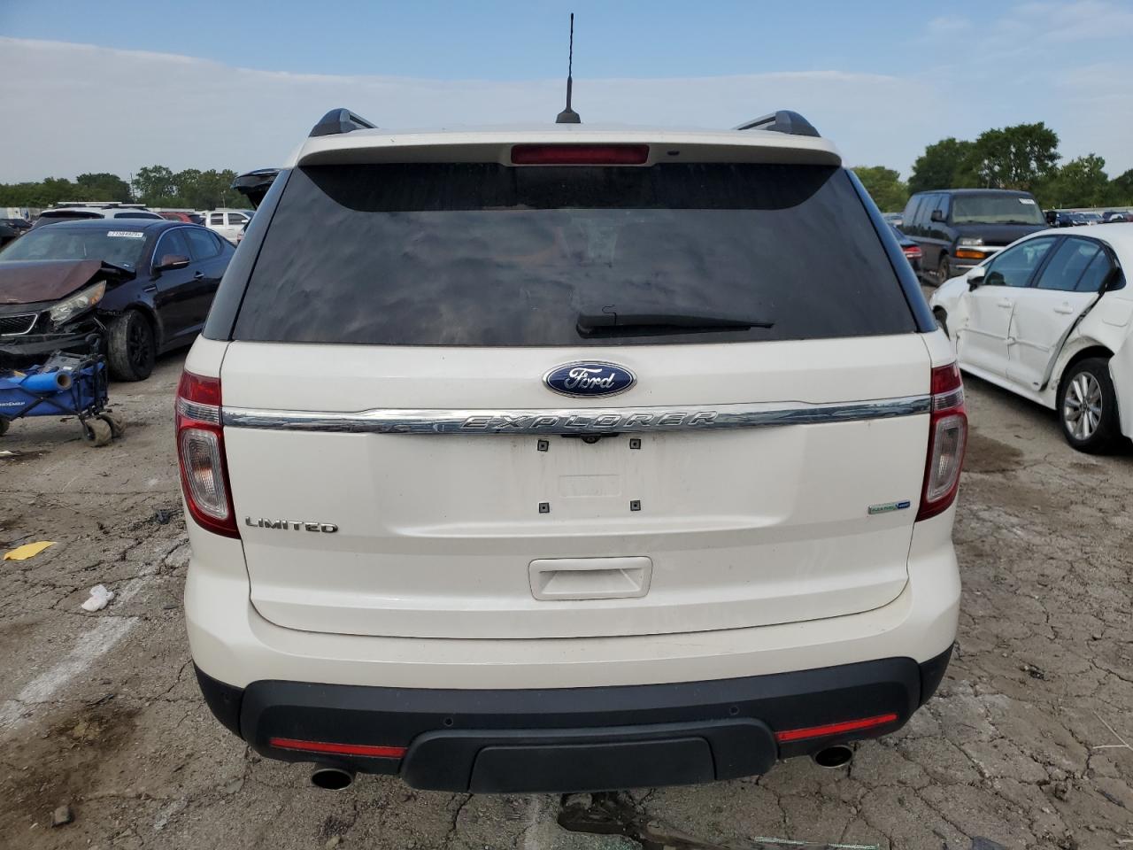 Ford Explorer Limited Image 6
