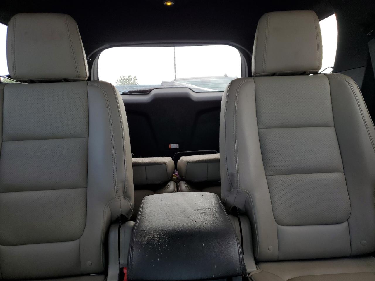 Ford Explorer Limited Image 12