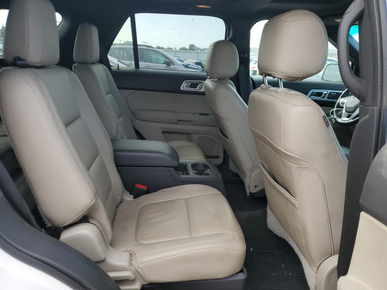 Ford Explorer Limited Image 9