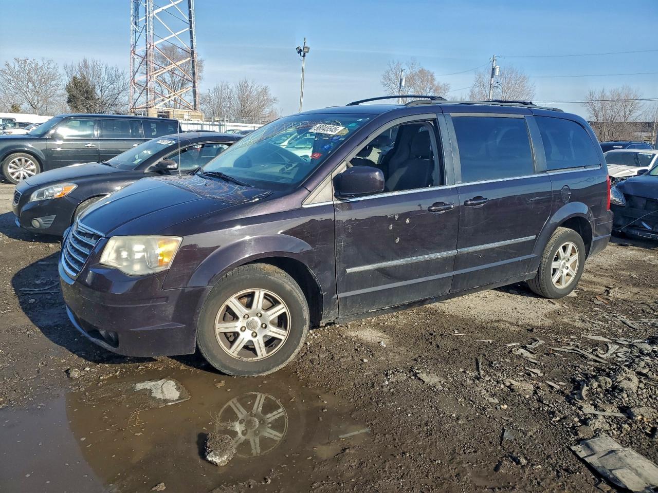 Chrysler Minivan Touring Image 1