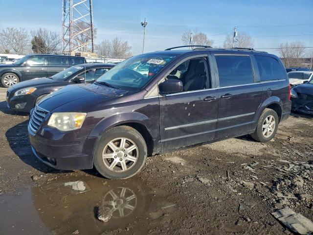  Salvage Chrysler Minivan