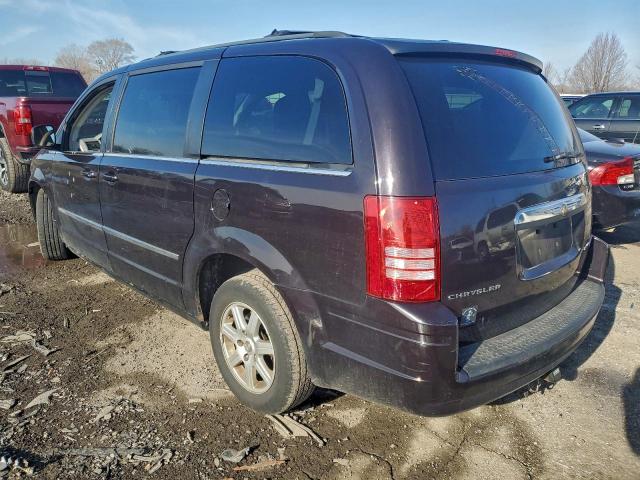 Chrysler Minivan Touring Image 8