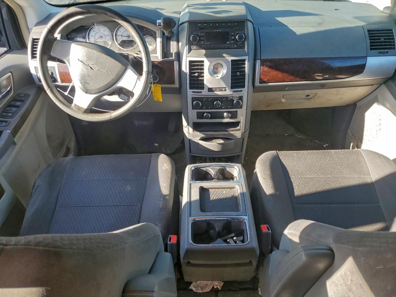 Chrysler Minivan Touring Image 12