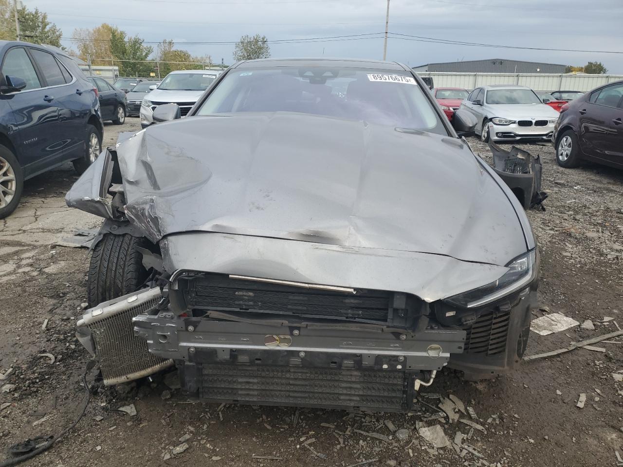 Jaguar XE S Image 12