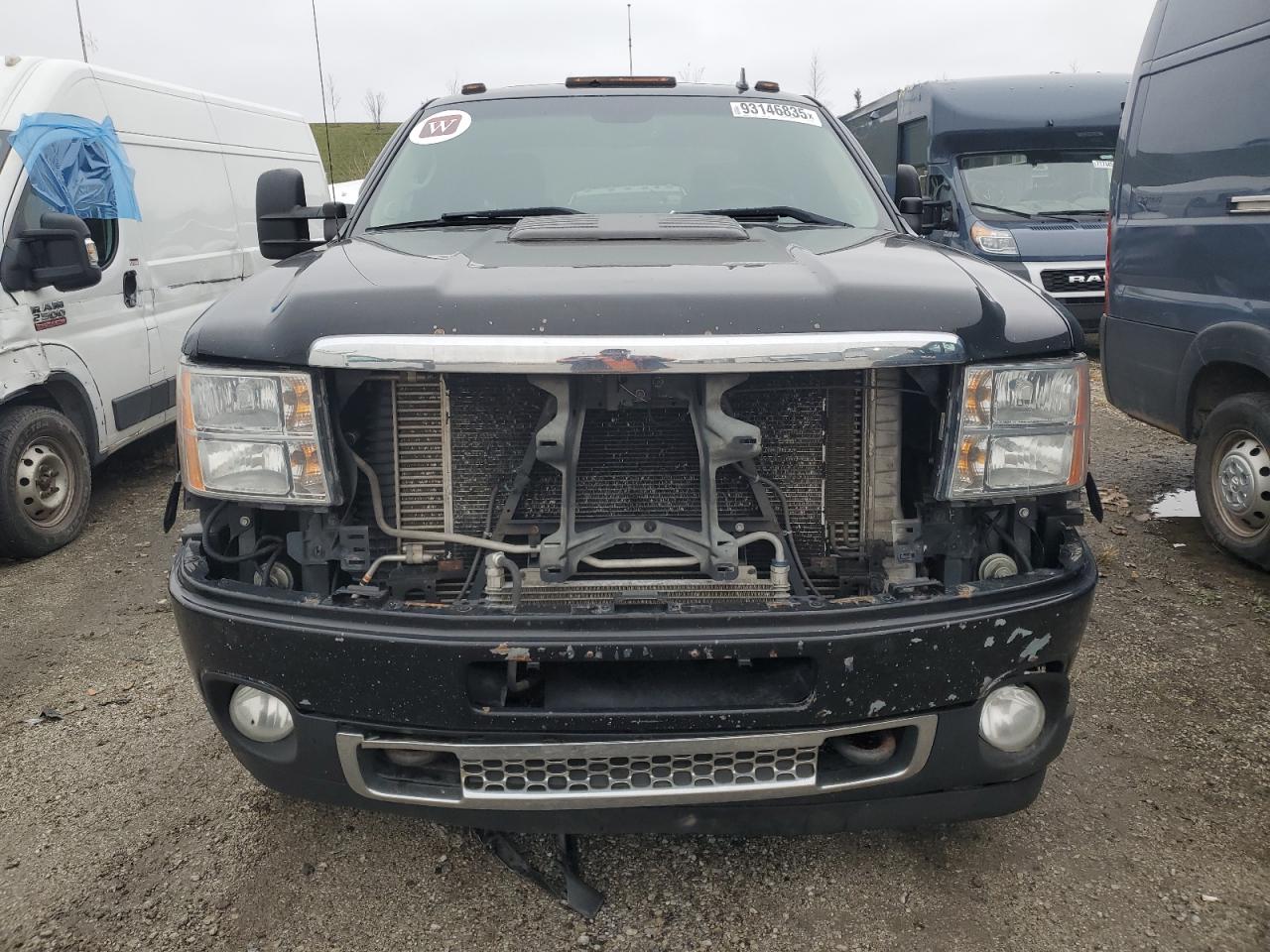 GMC Sierra K3500 Denali Image 2