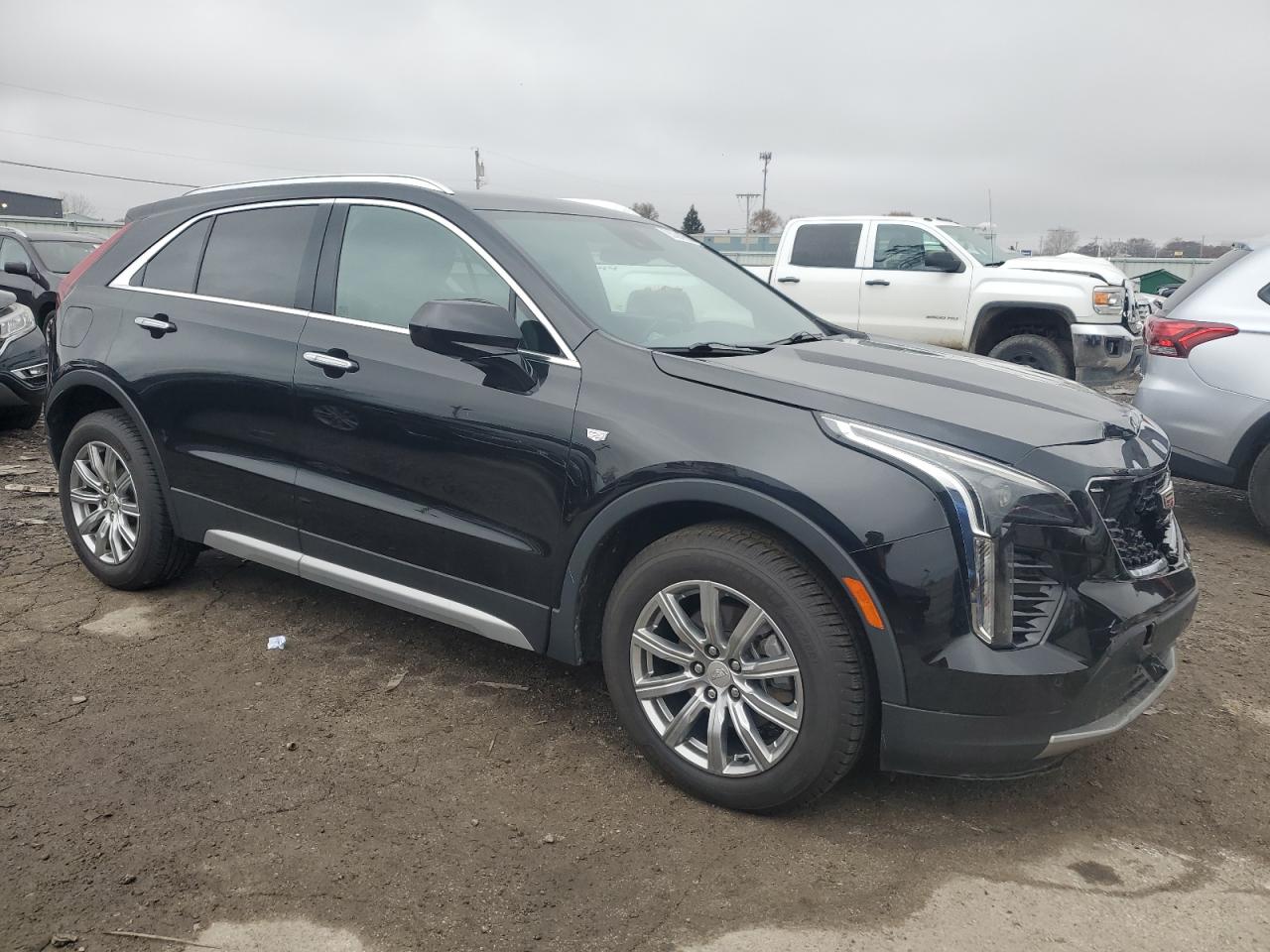 Cadillac XT4 Premium Luxury Image 2