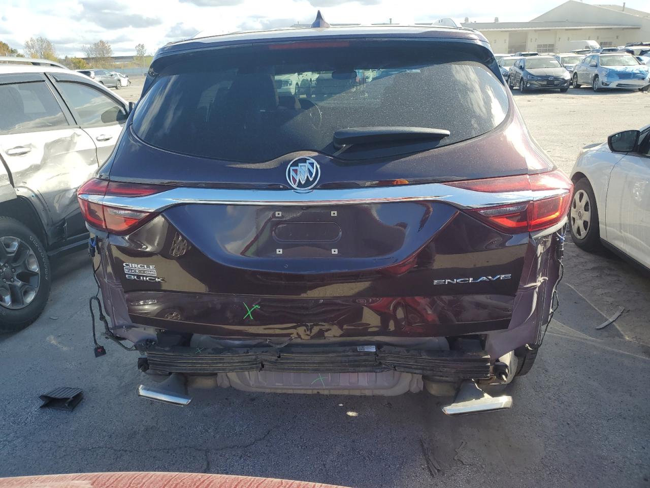 Buick Enclave Essence Image 11