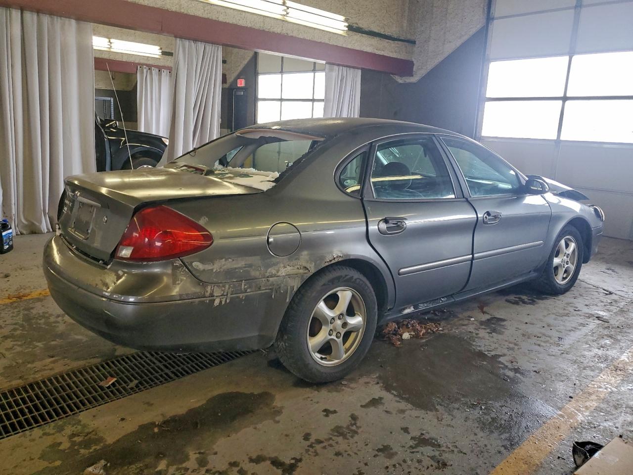 Ford Taurus Se Image 2