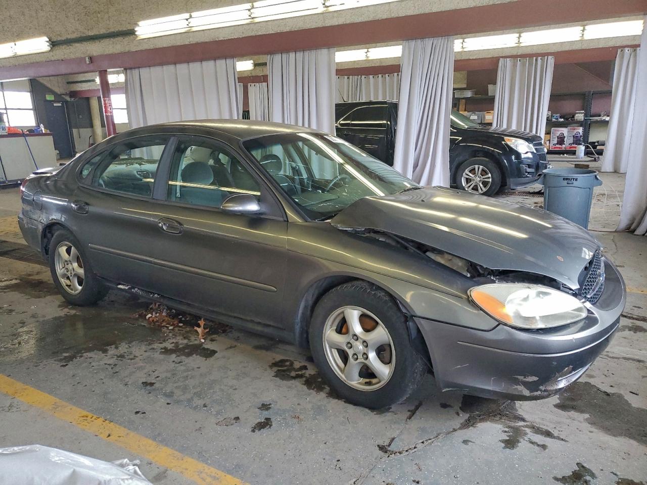 Ford Taurus Se Image 4