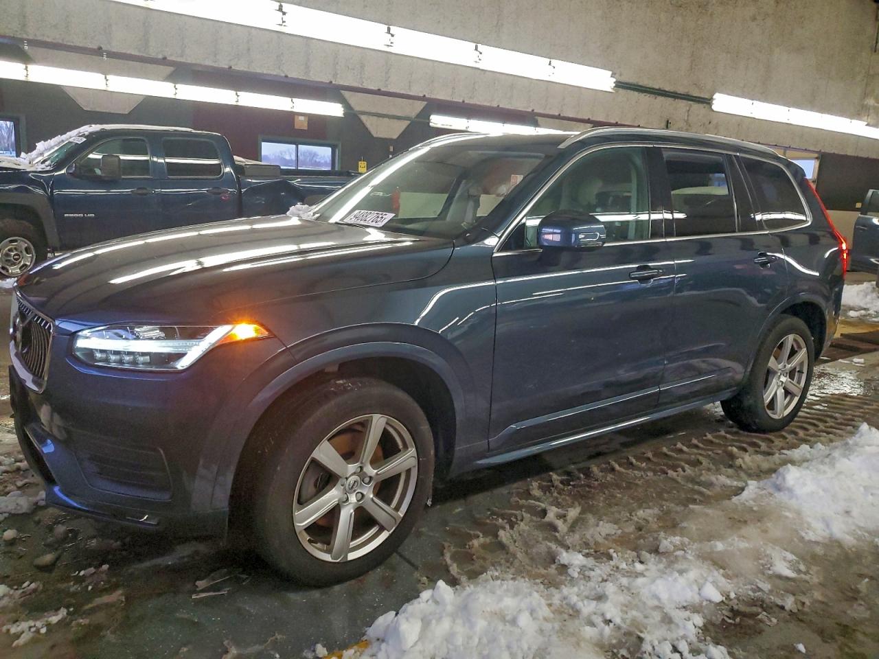 Volvo XC90 T6 Momentum Image 1