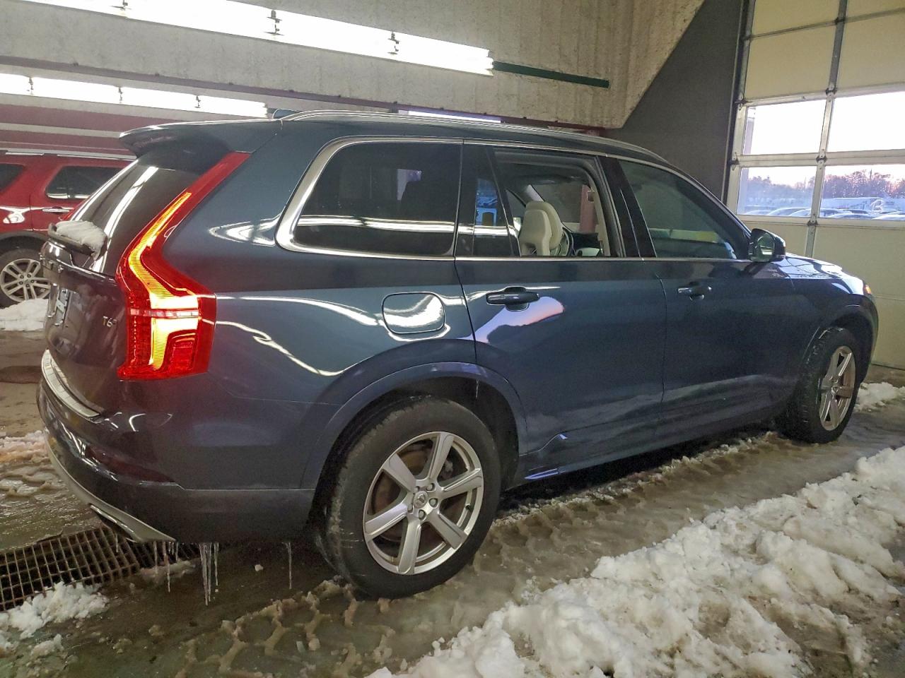Volvo XC90 T6 Momentum Image 12