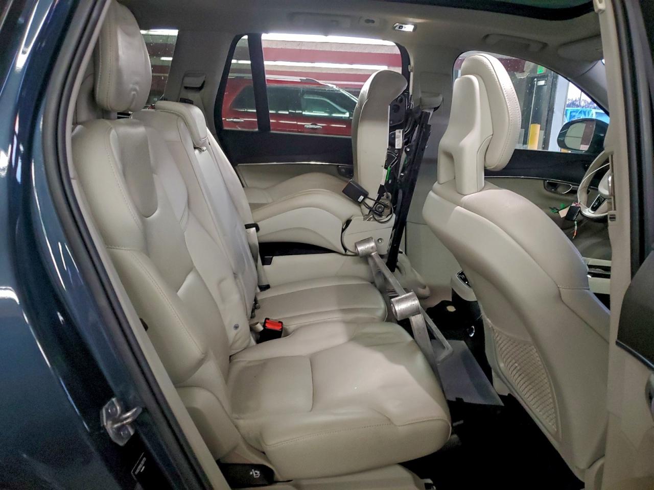 Volvo XC90 T6 Momentum Image 13