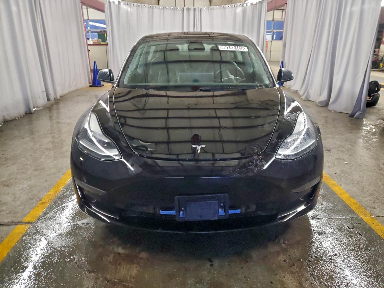 Tesla Model 3 Image 12