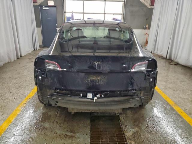 Tesla Model 3 Image 8