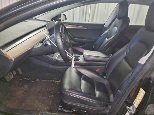 Tesla Model 3 Image 4